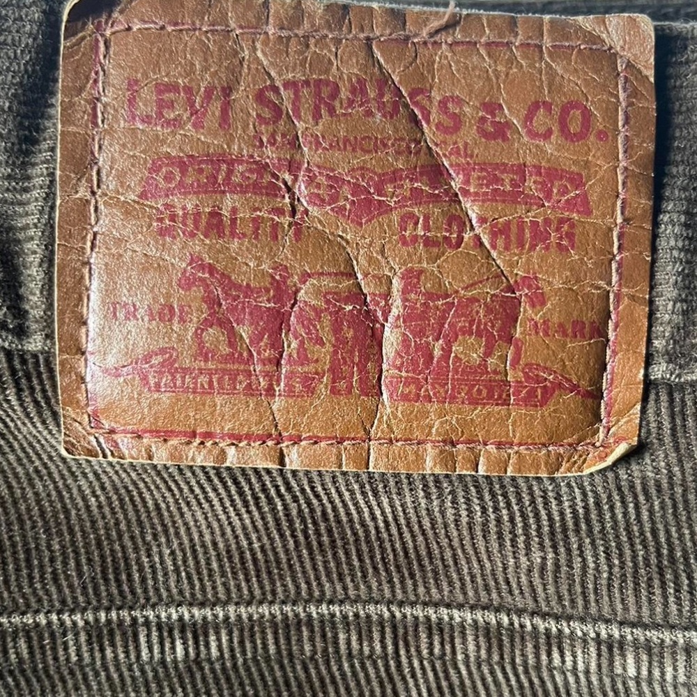 Vintage brown corduroy levi’s🎞️🤎